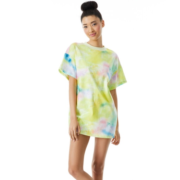 Alice + Olivia Dresses & Skirts - NWT Small Alice + Olivia Garner T-shirt Dress Tie Dye